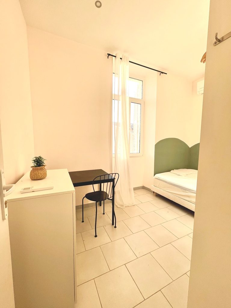 Location P3 Nimes Maison Carree