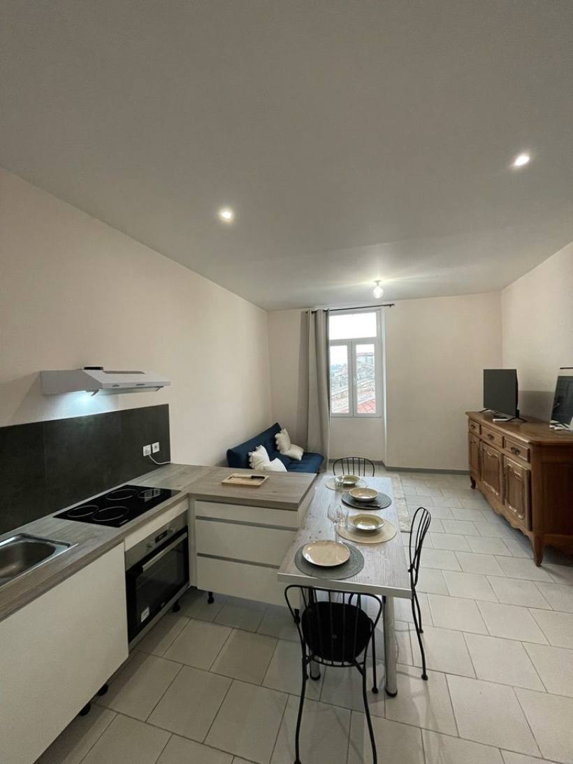 Location P3 Nimes Maison Carree