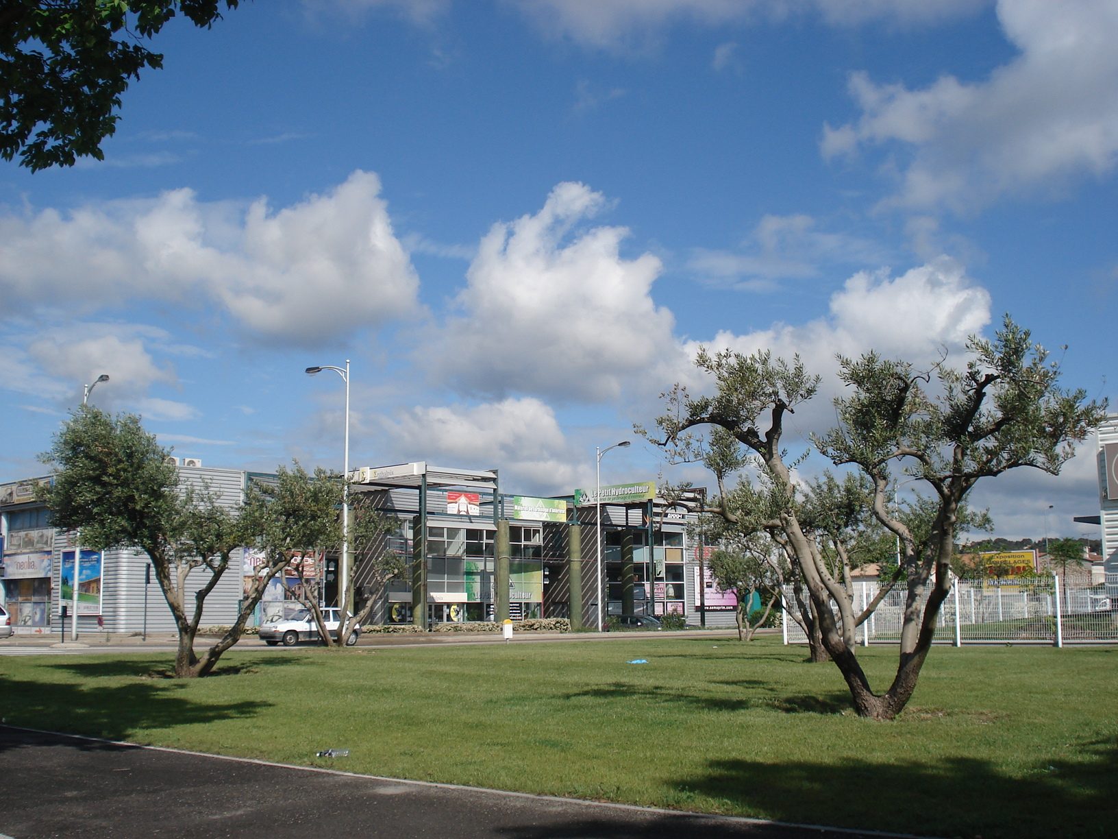 Local 17m² ville active