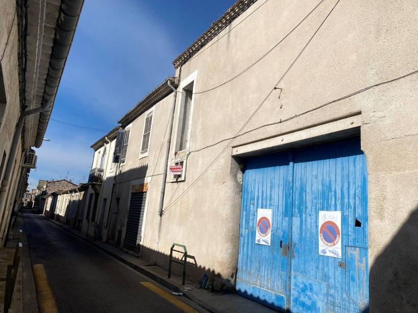 Immeuble avec 40 places de Parking à Vendre – Centre-ville de Nîmes