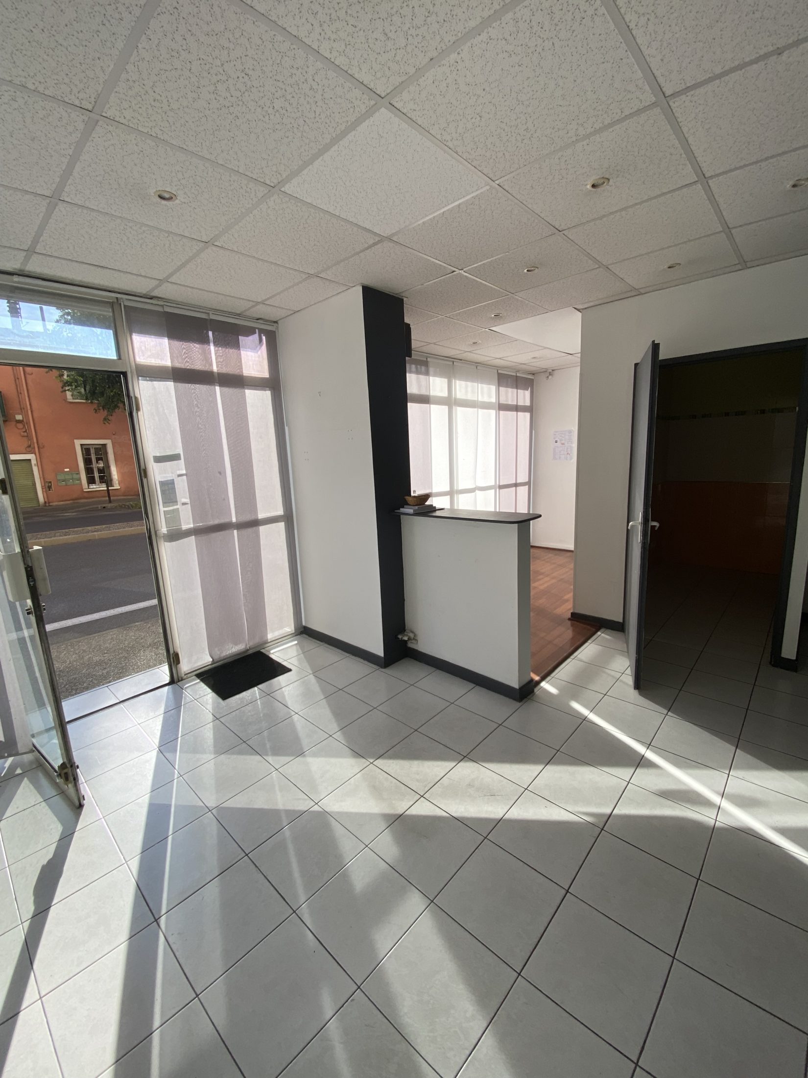 À LOUER – Local professionnel 80 m² – Avenue Georges Pompidou, Nîmes