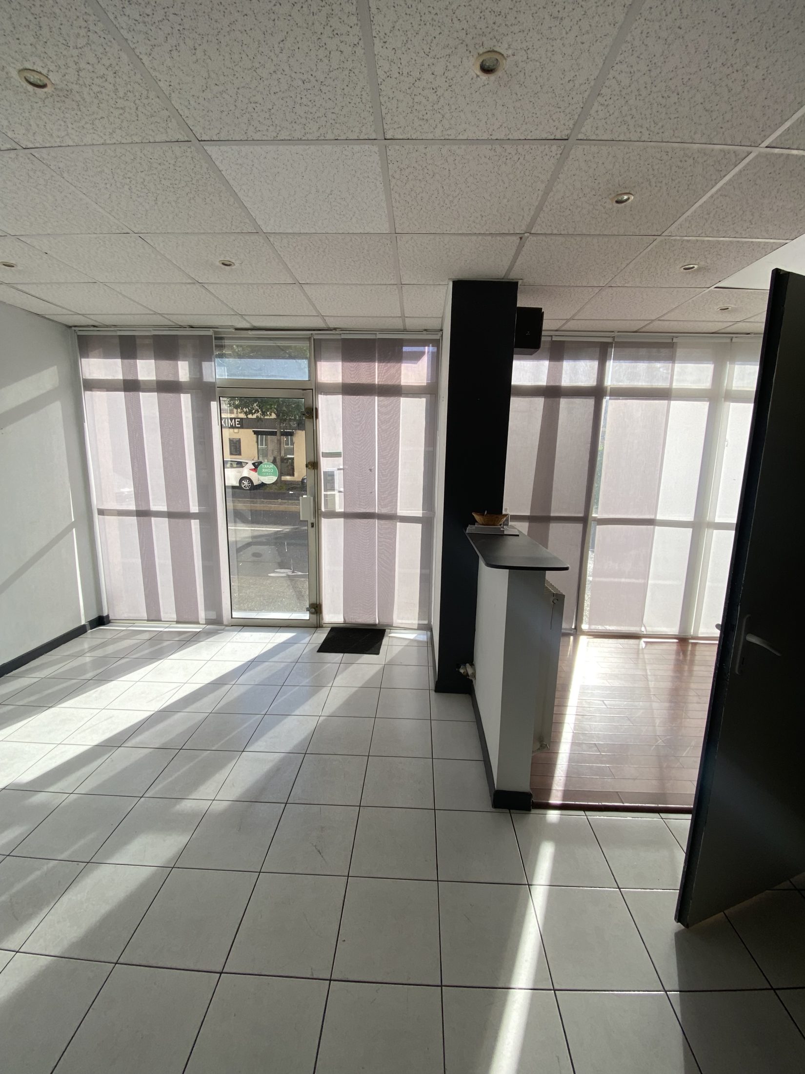 À LOUER – Local professionnel 80 m² – Avenue Georges Pompidou, Nîmes