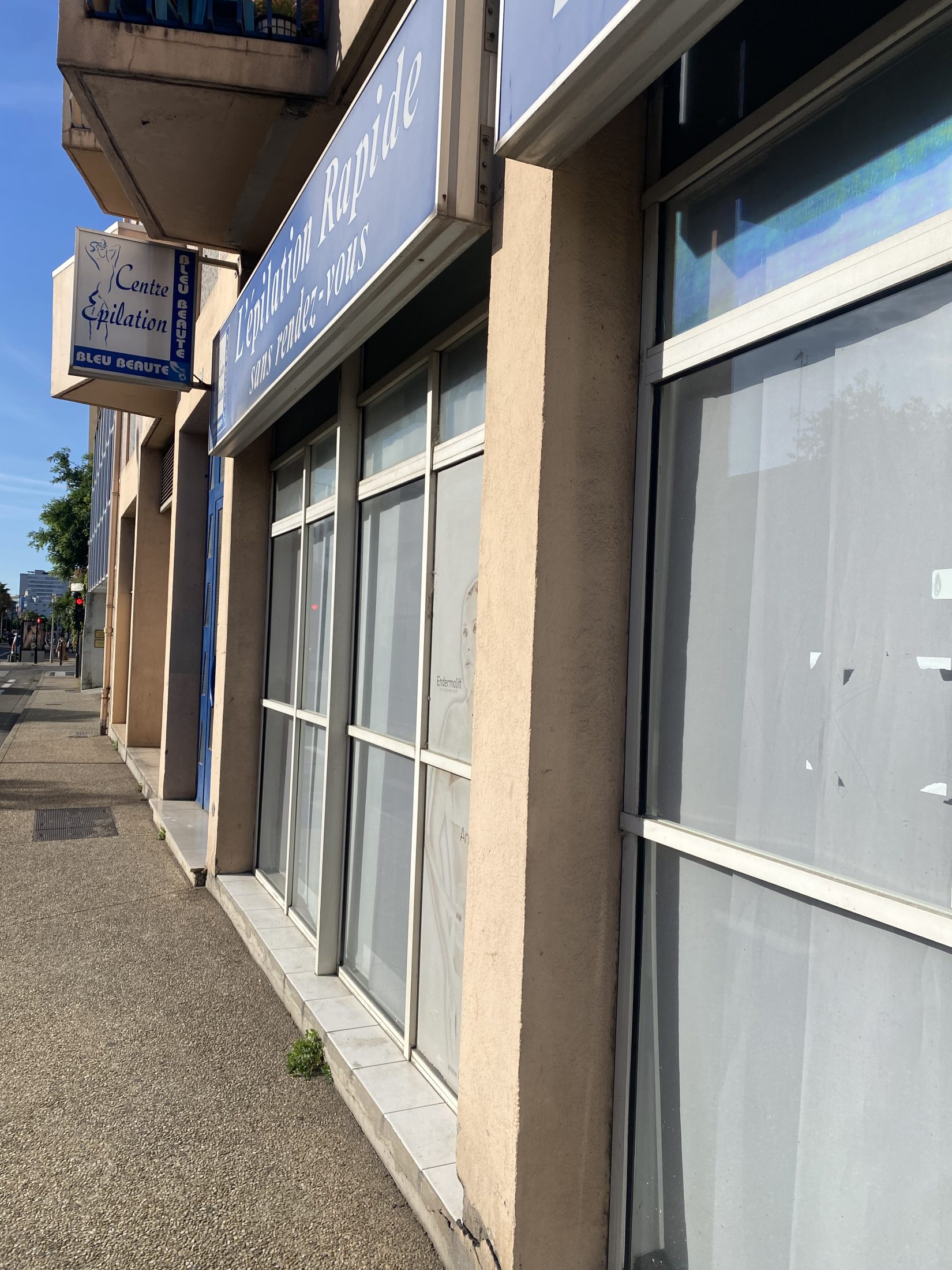 À LOUER – Local professionnel 80 m² – Avenue Georges Pompidou, Nîmes