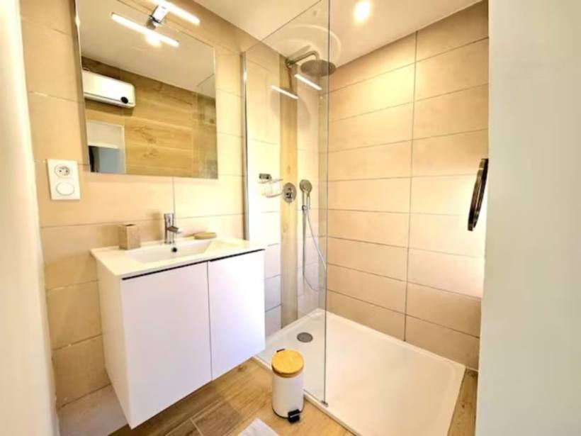 Studio 4 Rue Nantilde Nimes