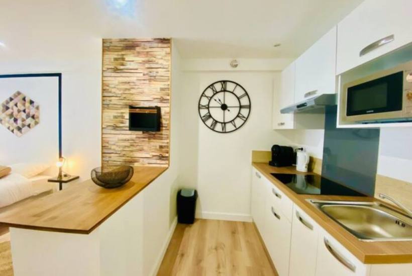 Studio 4 Rue Nantilde Nimes
