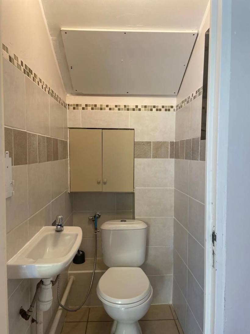 LOCATION – LOCAL COMMERCIAL RÉNOVÉ À NÎMES