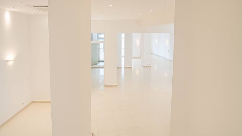 Location bureau Nimes