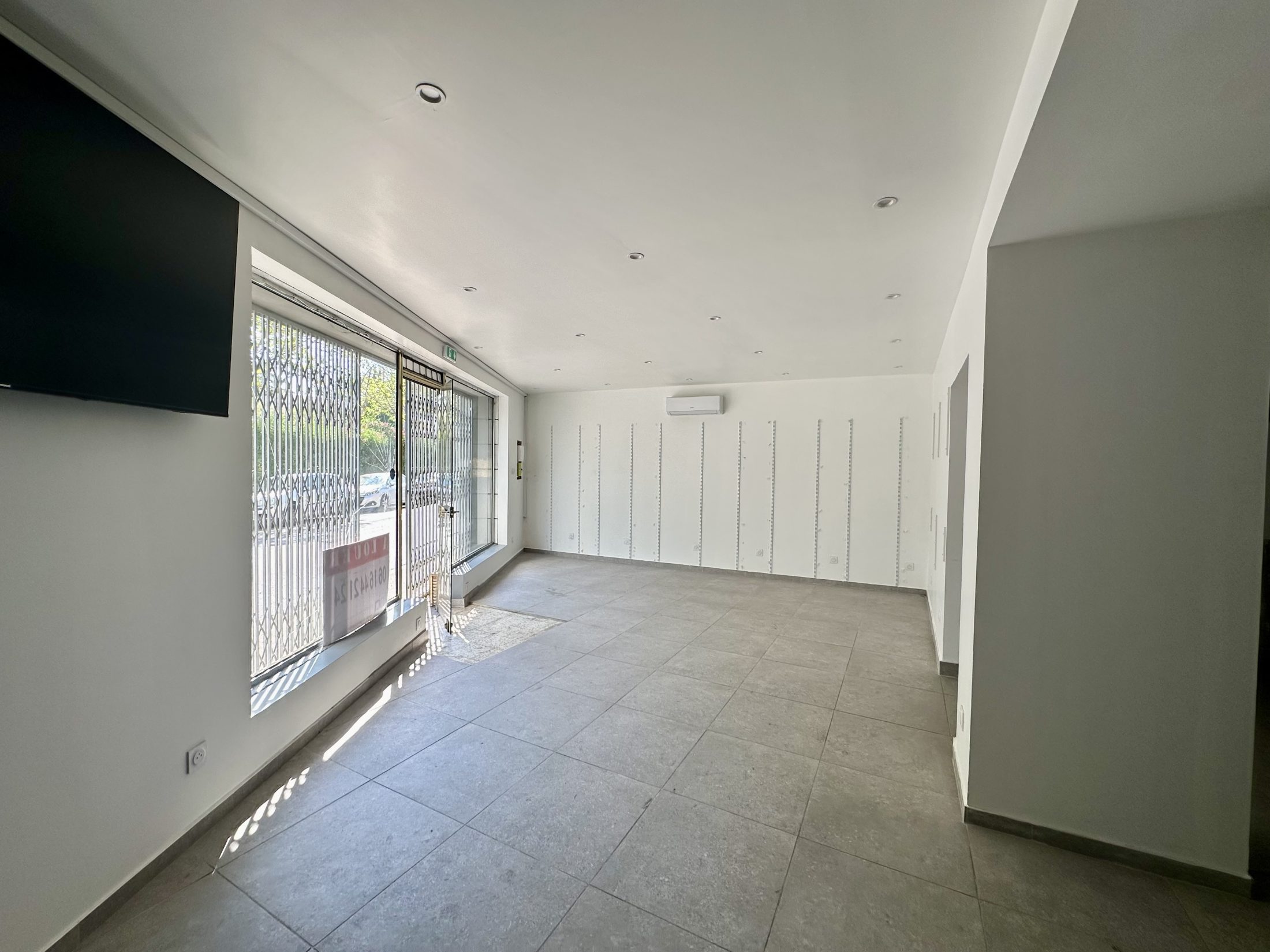 Local commercial 80 m² · à Nîmes · 80 m² · 129 000 €