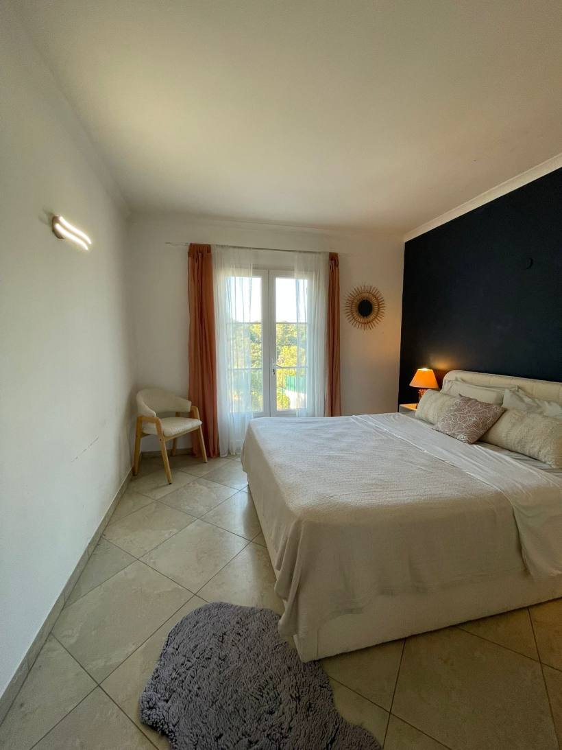 Nîmes — Villa + 2 gîtes et maison à finir
