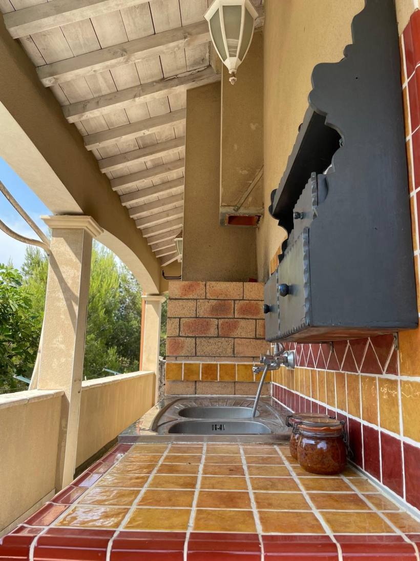 Nîmes — Villa + 2 gîtes et maison à finir