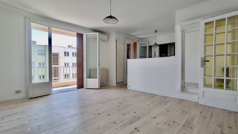 Appartement F3 traversant – Rue de Vérone, Nîmes (30000)