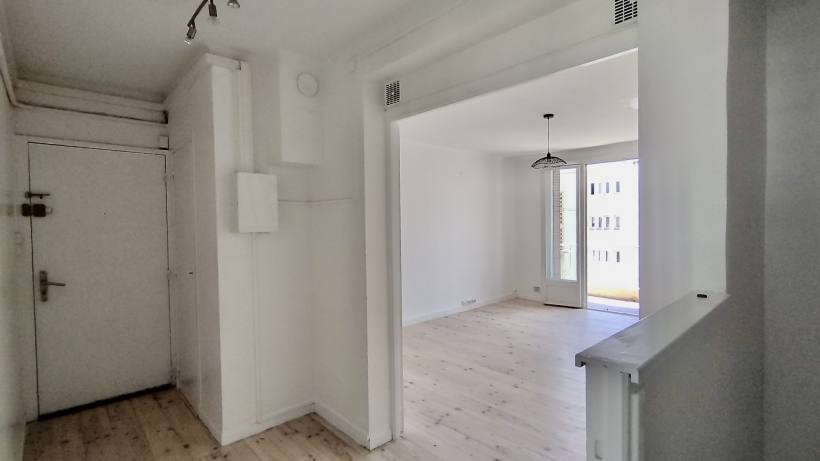 Appartement F3 traversant – Rue de Vérone, Nîmes (30000)