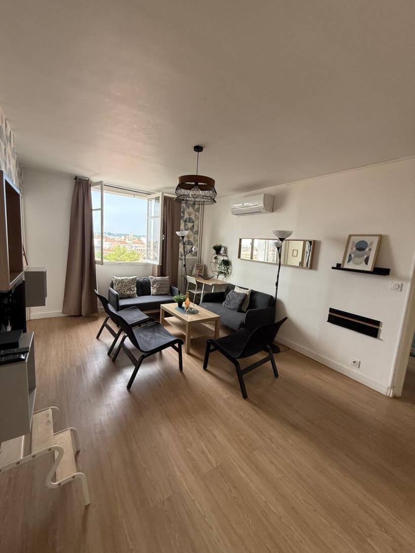 Appartement 4 pièces avec vue dégagée – Nîmes Centre