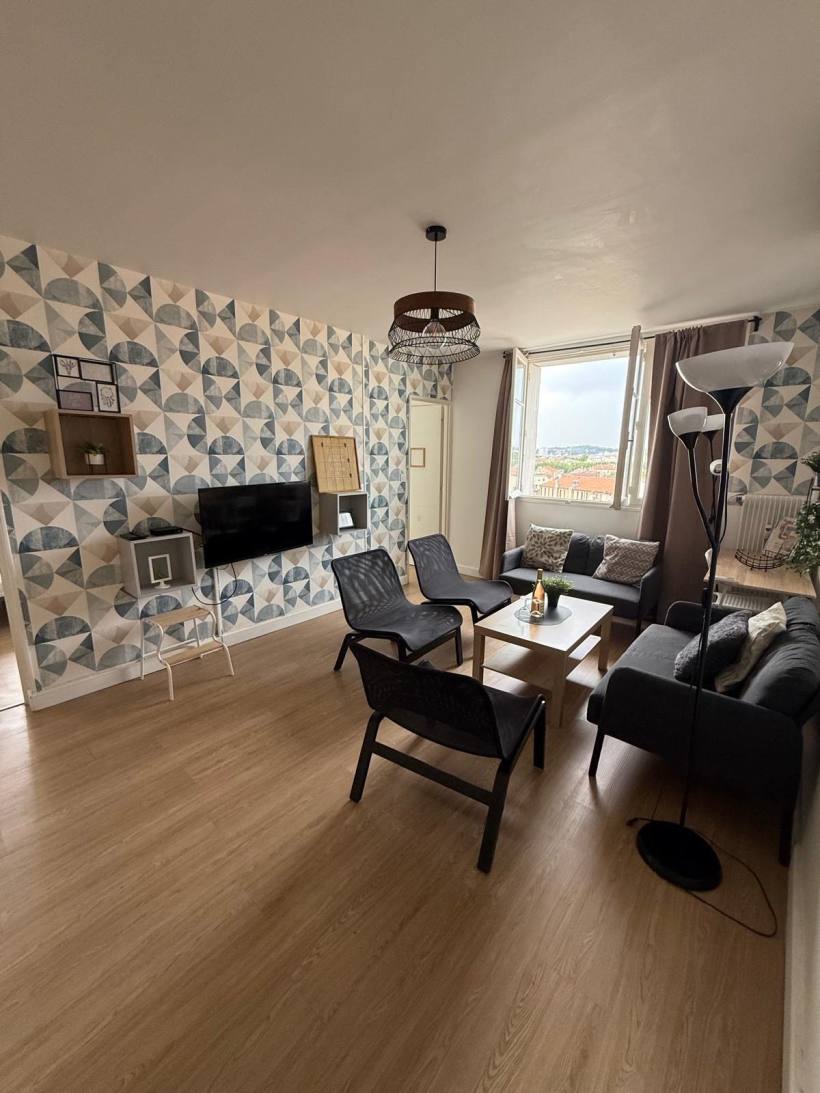 Appartement 4 pièces avec vue dégagée – Nîmes Centre