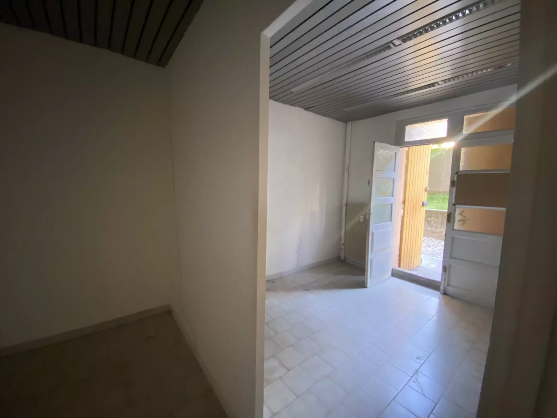 À LOUER – Local professionnel 80 m² – Avenue Georges Pompidou, Nîmes