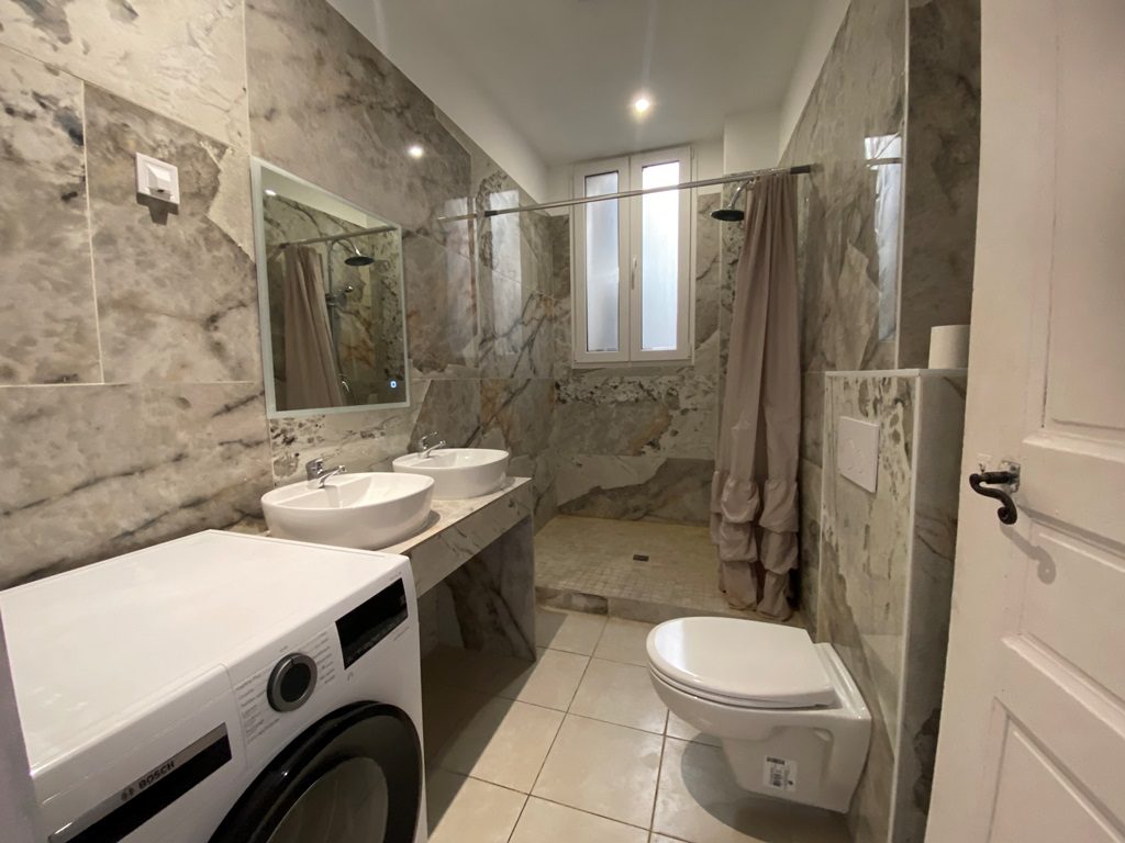 Exclusivité Vente lot de 2 appartements rénovés à Nîmes